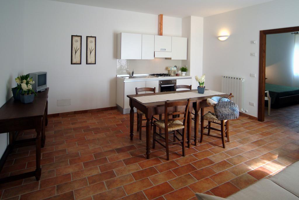 Agriturismo Casale Le Selvette Ripa Kültér fotó
